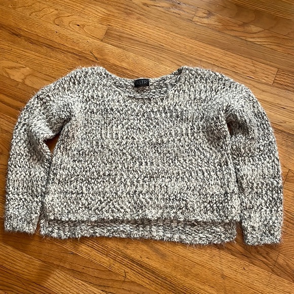 ASTR sweater size M very soft like new - Picture 1 of 3